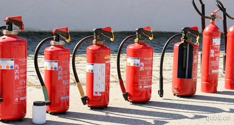 私家車上線年檢需要滅火器嗎