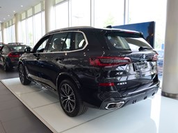 2022款 華晨寶馬X5外觀圖片