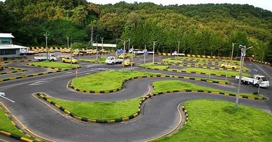 學車要多少錢學費，跟考試通過率有關(guān)