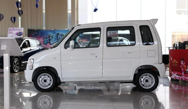 新款北汽EC100/EV2上市，多種車型任意選（不同行業(yè)不同配置）