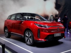 奔騰e01外觀方面 奔騰e01真實(shí)測評