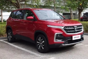 寶駿530新款2021款裸車價(jià) 裸車最低報(bào)價(jià)6萬(wàn)起