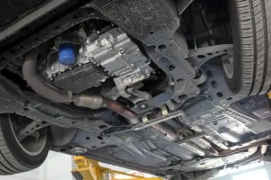 別克君威口碑怎么樣，底盤穩(wěn)重厚實(shí)（駕駛操控很棒）