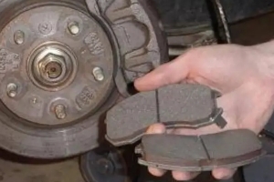 剎車片多久換一次，更換周期3到5萬公里