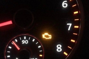 發(fā)動(dòng)機(jī)故障燈亮了還能開嗎，能開但是最好不要開