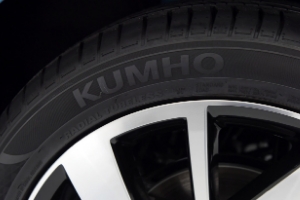 大眾速騰原裝輪胎是什么牌子，有兩種品牌（錦湖和韓泰）