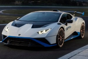 蘭博基尼車價(jià)多少錢 Huracan售價(jià)390萬(wàn)元(Urus售價(jià)294萬(wàn))