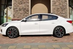 福特福克斯2022款報(bào)價(jià)及圖片 2022款?？怂故蹆r(jià)11萬(wàn)元(落地13萬(wàn))