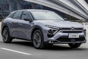 凡爾賽c5x安全性如何 主動安全配置齊全(搭載6個(gè)氣囊)