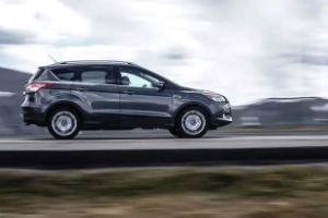 轎車和suv哪個好 各有好處（轎車舒適度高/suv空間大、通過性好）