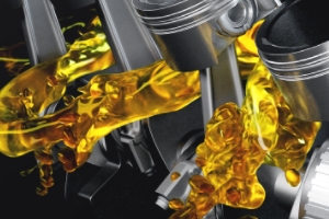 機油怎么洗 可以通過酒精，風(fēng)油精，汽油來進行清洗（注意對手的保護）