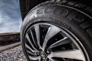 普利司通輪胎怎么樣 平整度低、排水性好、附著力很好（價(jià)格適中）