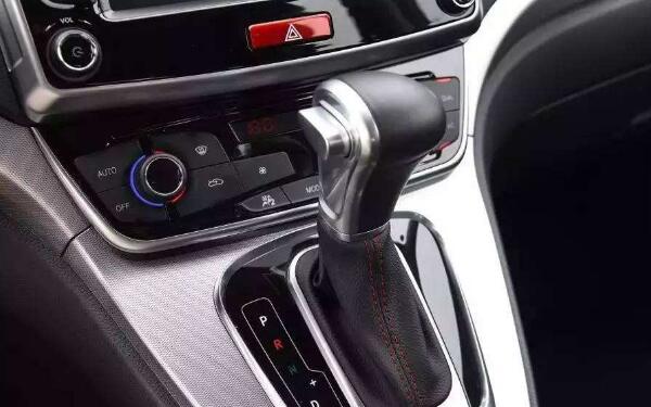 手動變速與自動變速相結(jié)合 手自一體變速器是什么意思