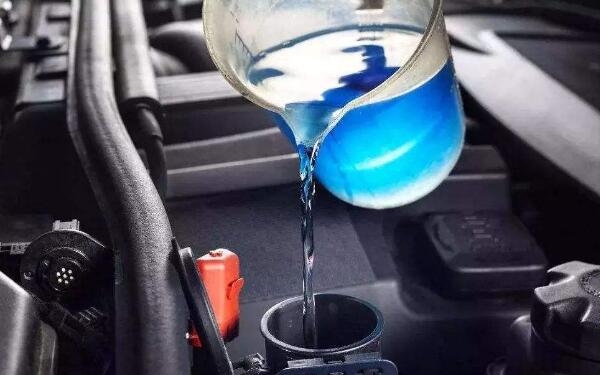 發(fā)動機冷卻液的分類 如何更換發(fā)動機冷卻液