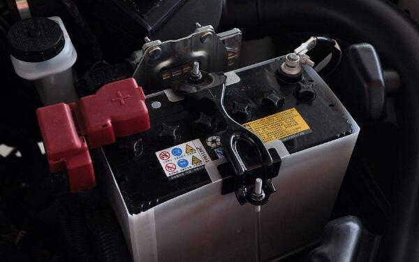 發(fā)動機(jī)制動是什么意思 利用發(fā)動機(jī)阻力控制車速