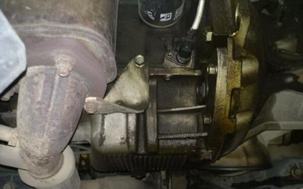 油底殼的結(jié)構(gòu)介紹 發(fā)動機(jī)油底殼是什么