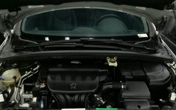 標(biāo)致408發(fā)動機好不好 快速降擋的響應(yīng)能力出色