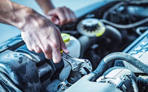 進(jìn)水可能導(dǎo)致發(fā)動機報廢 發(fā)動機進(jìn)水怎么辦