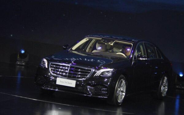 奔馳車標(biāo)多少錢一個(gè) 奔馳立標(biāo)和大標(biāo)有什么區(qū)別