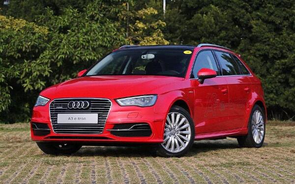 采用新一代家族式設(shè)計(jì) 奧迪a3三廂價(jià)格多少