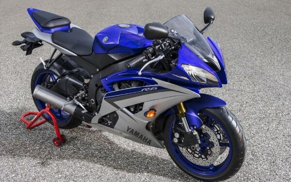 摩托車賽場(chǎng)必備武器 雅馬哈r6價(jià)格多少