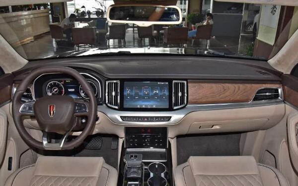 搭配3.0T發(fā)動機 紅旗hs7圖片價格18萬車型測評