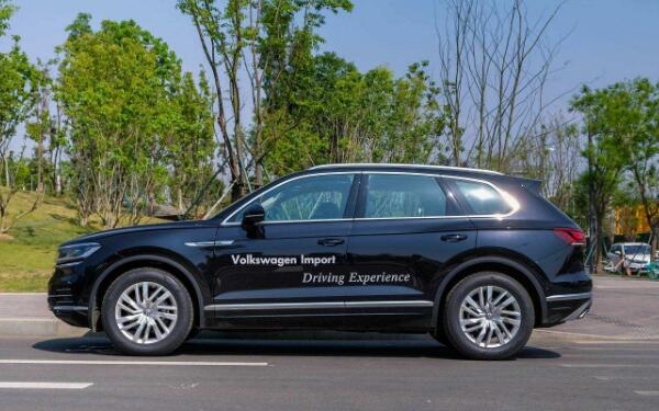 新款大眾途銳價(jià)格多少 途銳2.0TSI銳尚版售價(jià)62.98萬(wàn)