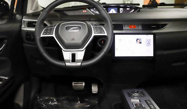 云度π3 E-Shock上市，“X”形進氣格柵增加檔次感