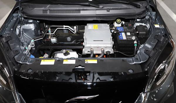 云度π3 E-Shock上市，“X”形進氣格柵增加檔次感