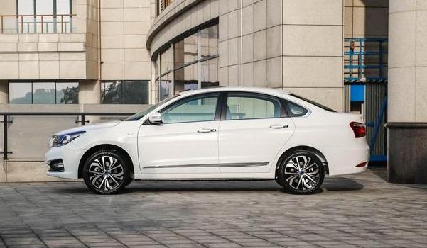 風(fēng)富康ES500新增車型上市，續(xù)航里程由401km提升至420km