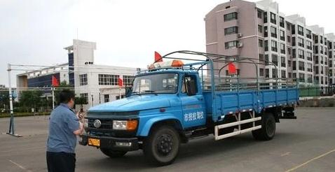 學(xué)駕照年齡上限是多少，根據(jù)車型來分