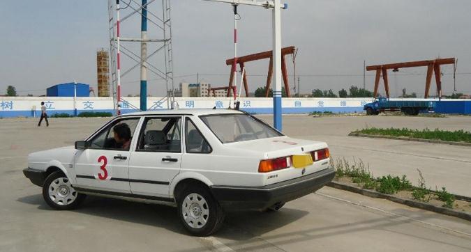 學(xué)駕照下載哪個(gè)軟件看題，駕考寶典受歡迎