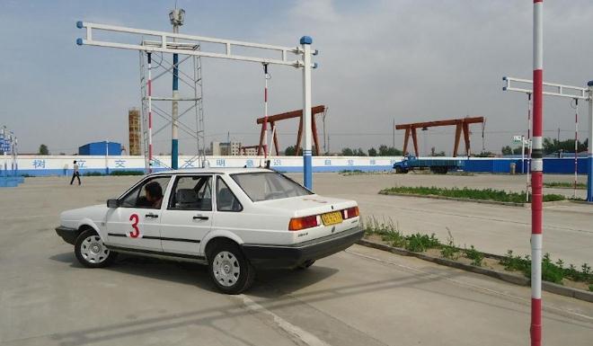 學(xué)車要多少錢學(xué)費(fèi)，跟考試通過率有關(guān)