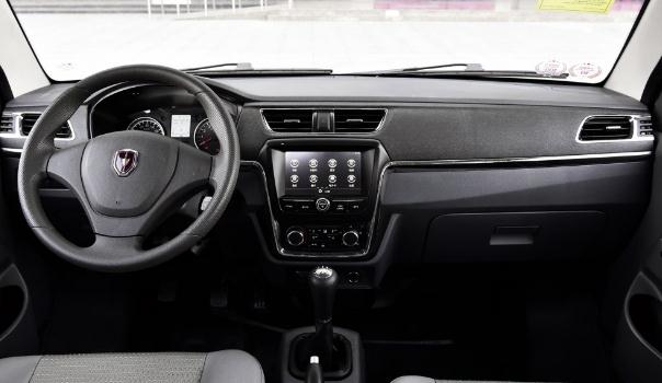 華晨鑫源兩款微卡，載重、爬坡都很出色