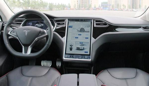 新款特斯拉ModelS，0-100km/h加速為2.6秒