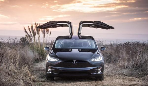 新款特斯拉ModelX，豪華霸氣顏值高