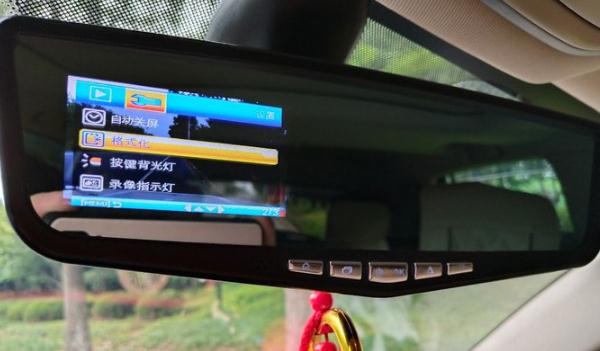 行車記錄儀按鍵說明，簡單易操作