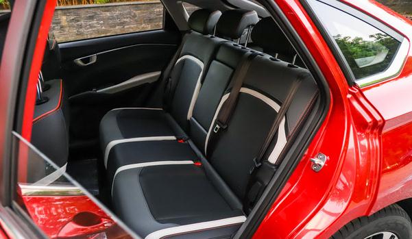 10萬左右買什么車好，新寶駿RC-6滿足你的需求