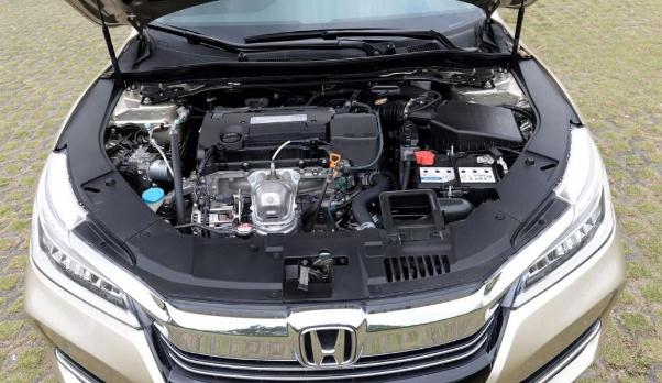 20萬左右買什么車好，選擇這款不后悔（本田雅閣）