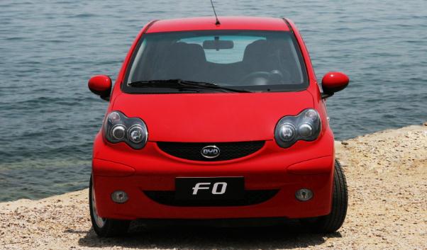 5萬(wàn)以?xún)?nèi)買(mǎi)什么車(chē)好，比亞迪F0配高性能環(huán)保的發(fā)動(dòng)機(jī)（油耗低）