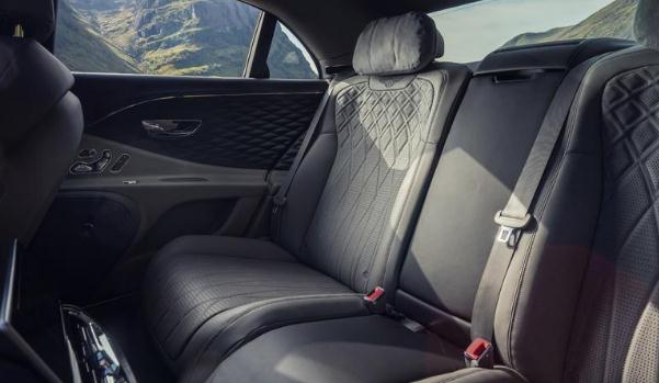 賓利飛馳V8售價，國內售價251.8萬元（價格就是財富象征）