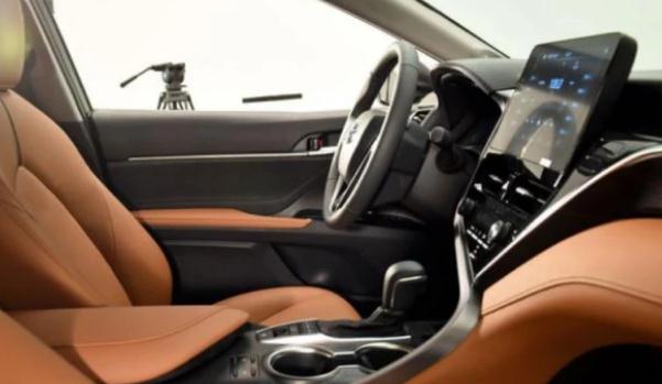 2021款凱美瑞上市，配置車載微信（滿足年輕人的喜好）