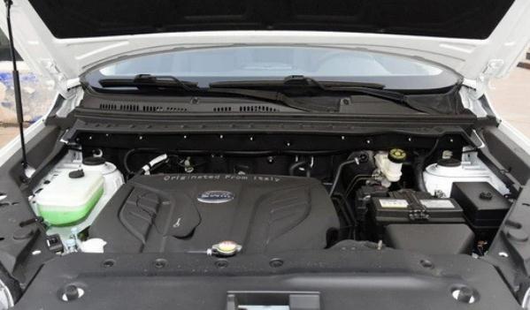 SWM斯威X7智云版，市場(chǎng)售價(jià)10.59萬(wàn)（外觀時(shí)尚）