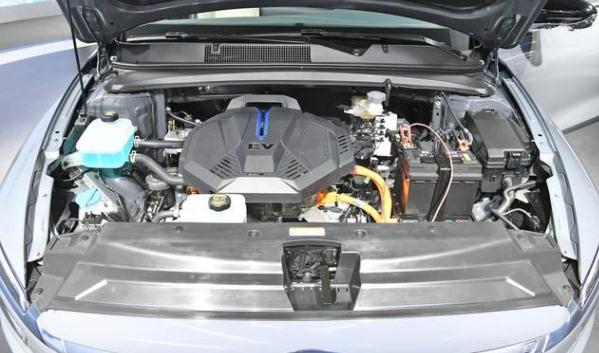 全新現(xiàn)代名圖家族上市，燃油版和純電版任你選（滿足各種需求）