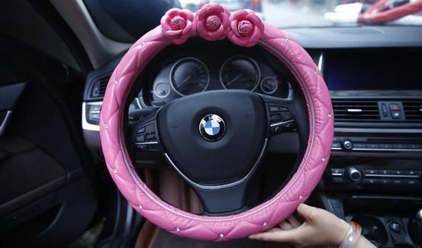 汽車裝飾用品都有哪些，這些常見的你了解嗎（實(shí)用性強(qiáng)更合適）