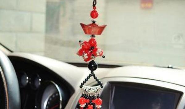最流行的汽車內(nèi)飾擺件，蘊含風(fēng)水好運（擺件不是隨意選的）