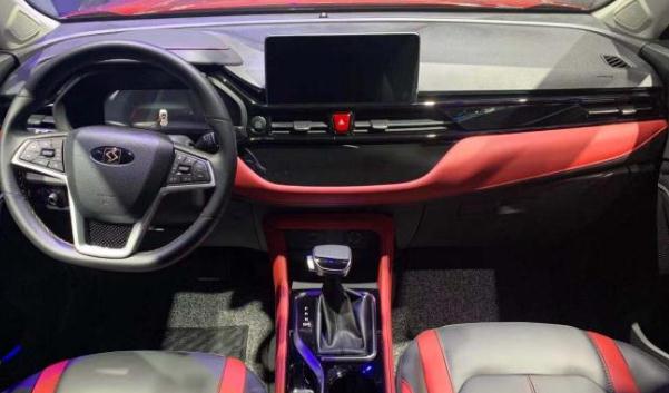 思皓X4上市，價(jià)格實(shí)惠穩(wěn)定性好（整體視覺(jué)效果運(yùn)動(dòng)感強(qiáng)）