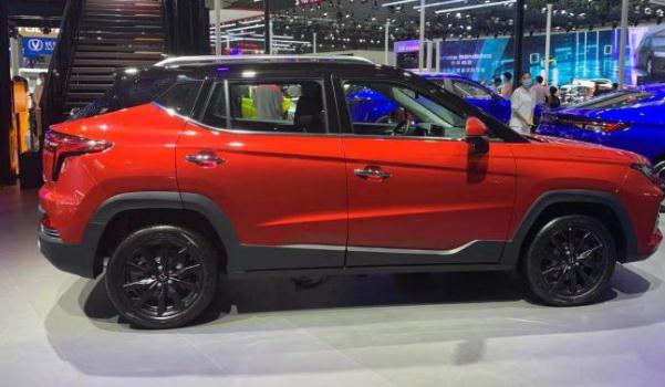 思皓X4上市，價(jià)格實(shí)惠穩(wěn)定性好（整體視覺(jué)效果運(yùn)動(dòng)感強(qiáng)）