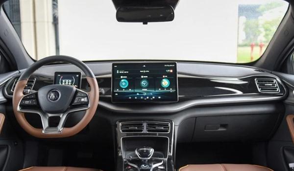 比亞迪秦PLUS DM-i上市，3.8升超低油耗（人人都能消費得起）