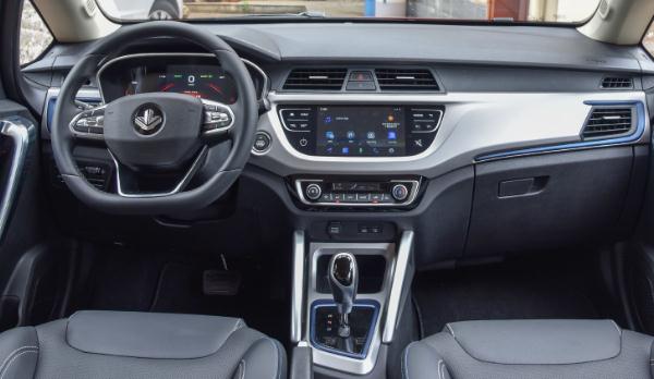 楓葉汽車(chē)楓葉80V上市，汽車(chē)行業(yè)新秀（具備可充可換電的能力）